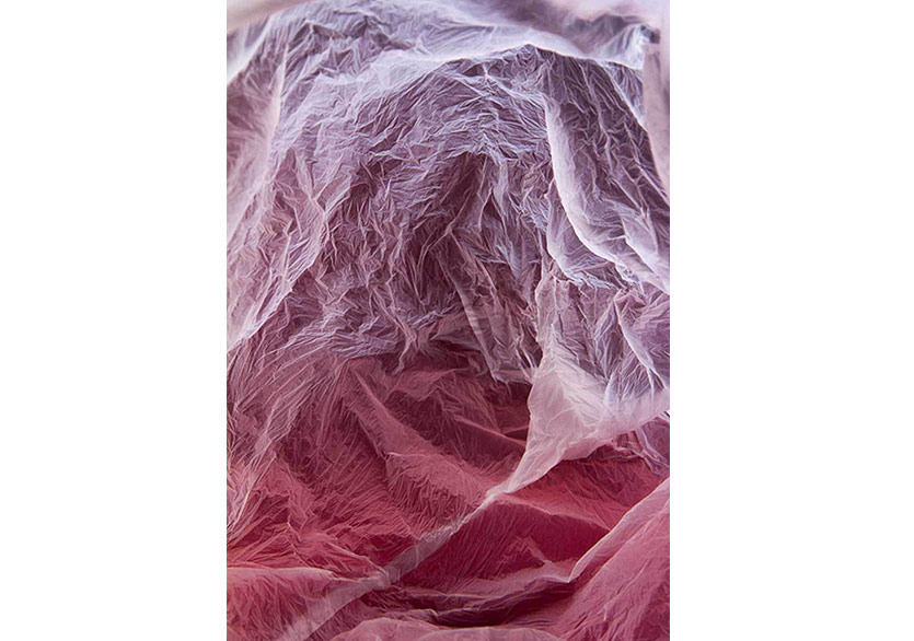 Plastik Torbaların Manzarasından Dünya