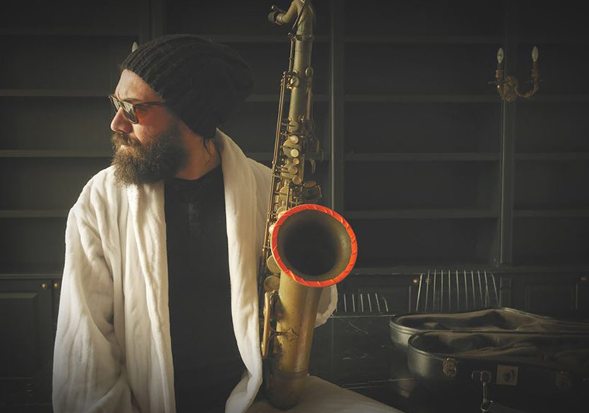 Korhan Futacı’nın Yeni Teklisi “The Jab” Yayında 