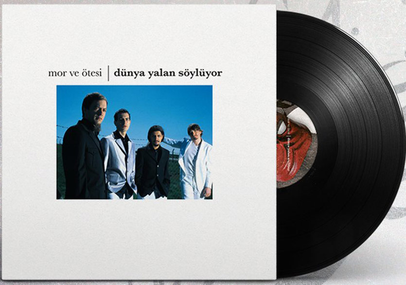 mor ve ötesi’nden Rainbow45’te İmza Günü