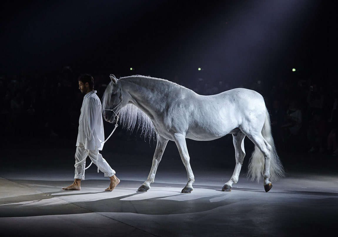 Avant-Garde Fikirlerden Sürreal Enstalasyonlara