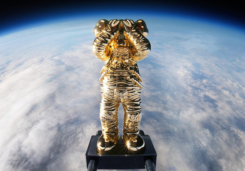 KAWS, AllRightsReserved İle Ortak Çalışması HOLIDAY SPACE Companion'ı Yayımladı