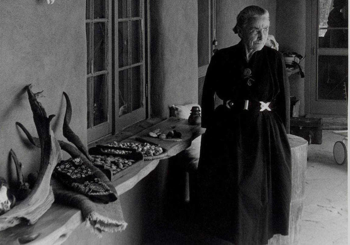 Feminizmi Kıyafetlerle Yeniden Hayal Et: Georgia O’Keeffe Sergisi