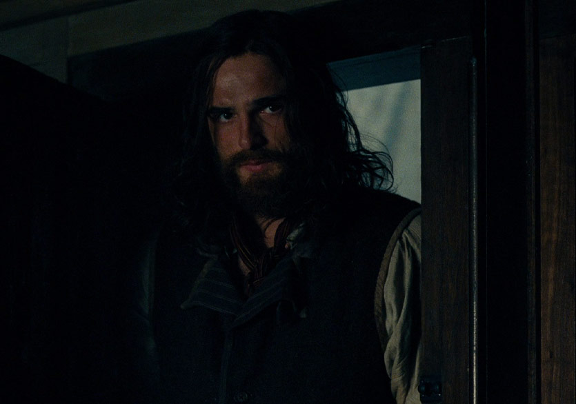 Margot Robbie ve Jacob Elordi’nin Başrolünde Yer Aldığı “Uğultulu Tepeler”den Yeni Fragman