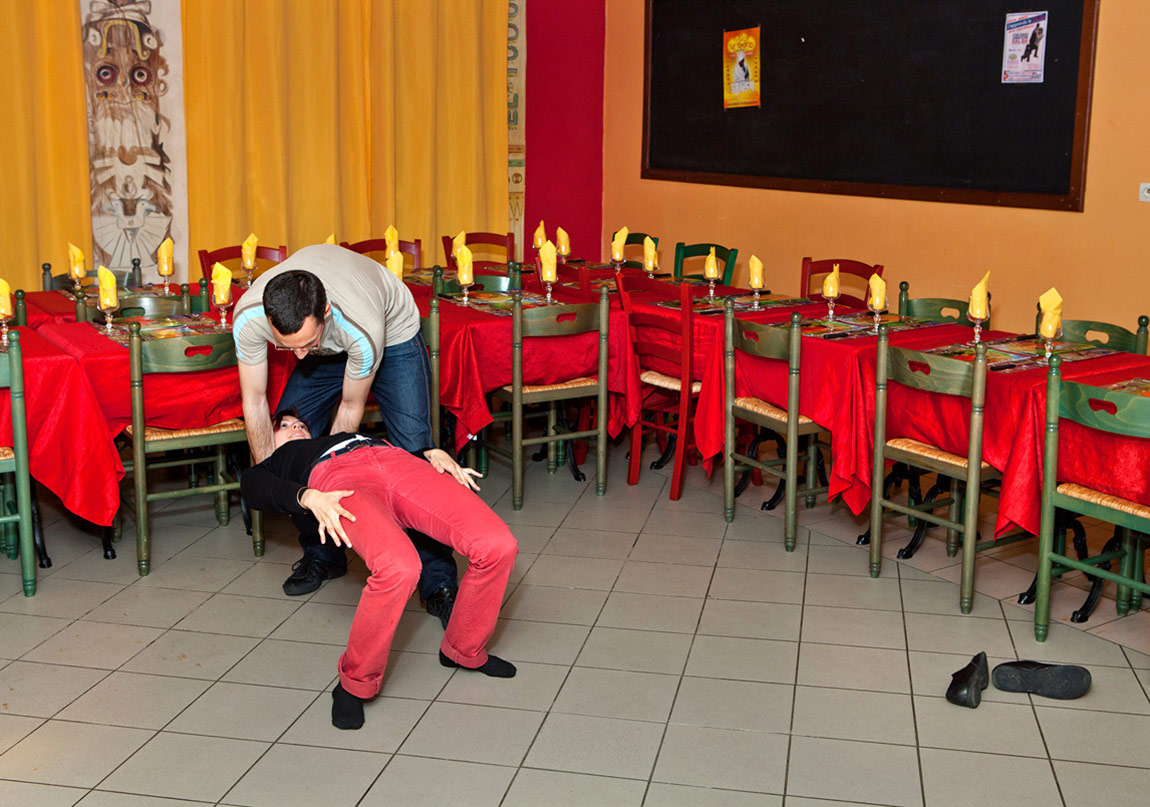 Sistemin Çatlaklarına Mizahi Yaklaşım