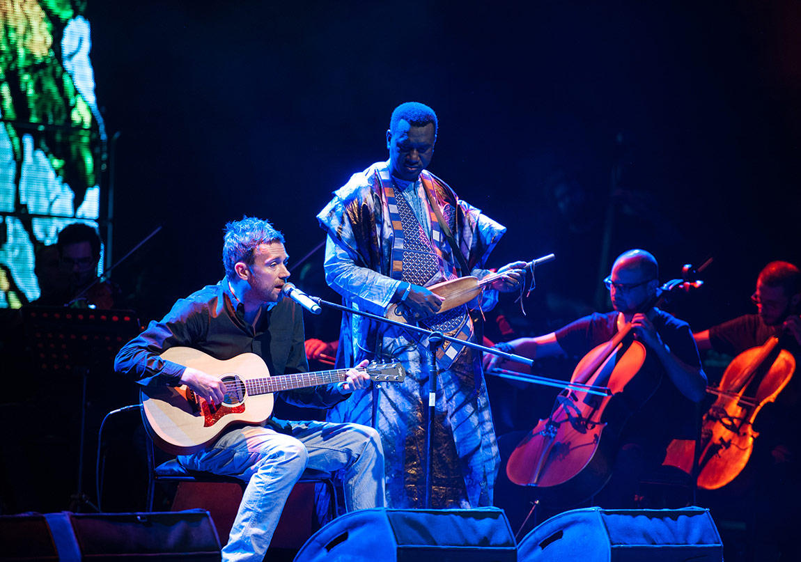 Damon Albarn İle Suriyeli Müzisyenler Orkestrasının Albümü 13 Ocak’ta!