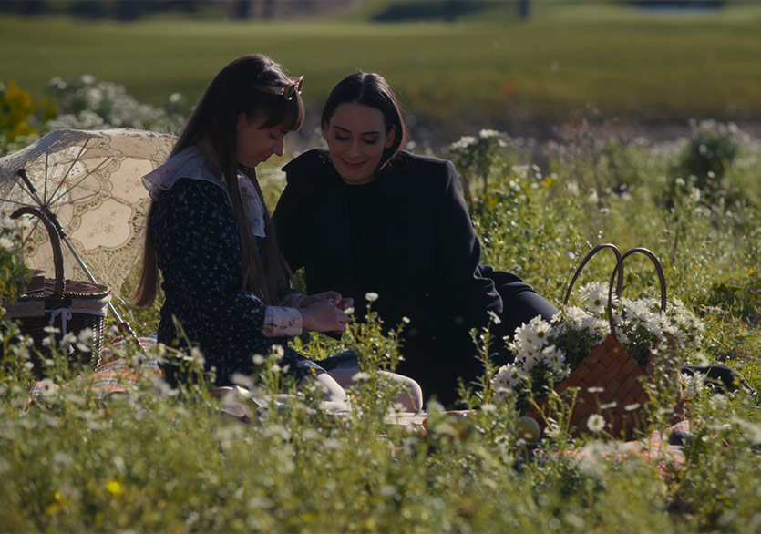 Perihan Mağden Romanından Uyarlanan “Biz Kimden Kaçıyorduk Anne” Dizisi Netflix’te