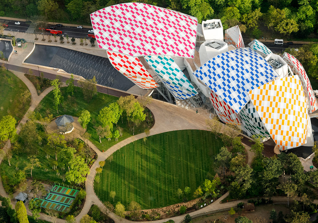 Daniel Buren’in Paris Çıkarması