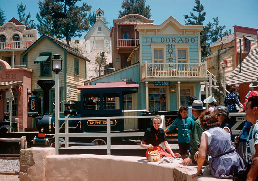 Taschen Disneyland’ın İlk Tasarımlarını Yayımladı