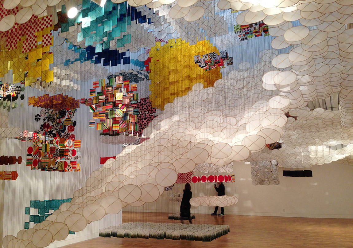 Uçuşan Binlerce Kağıt