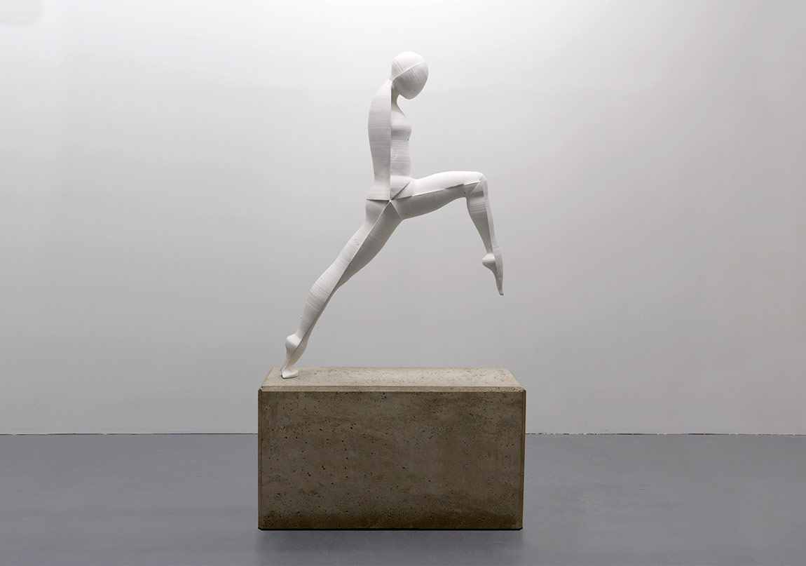 Müzikle İç İçe Geçen Figüratif Heykeller