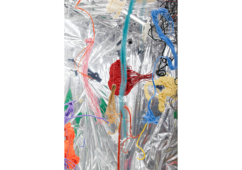 Daniel Knorr’un “Calligraphic Wig” Yerleştirmesi Odunpazarı Modern Müze’de