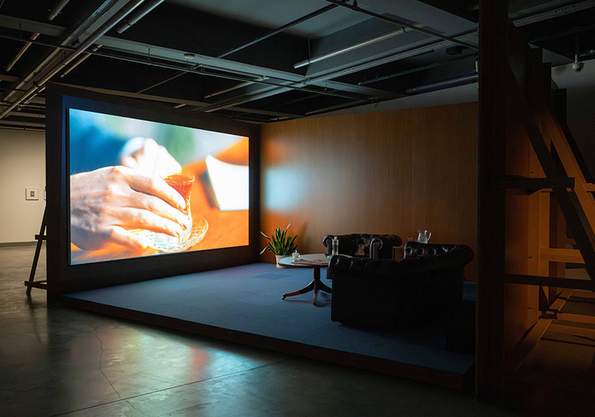 Onur Gökmen’in “Toprakaltı” Sergisi Salt Galata’da