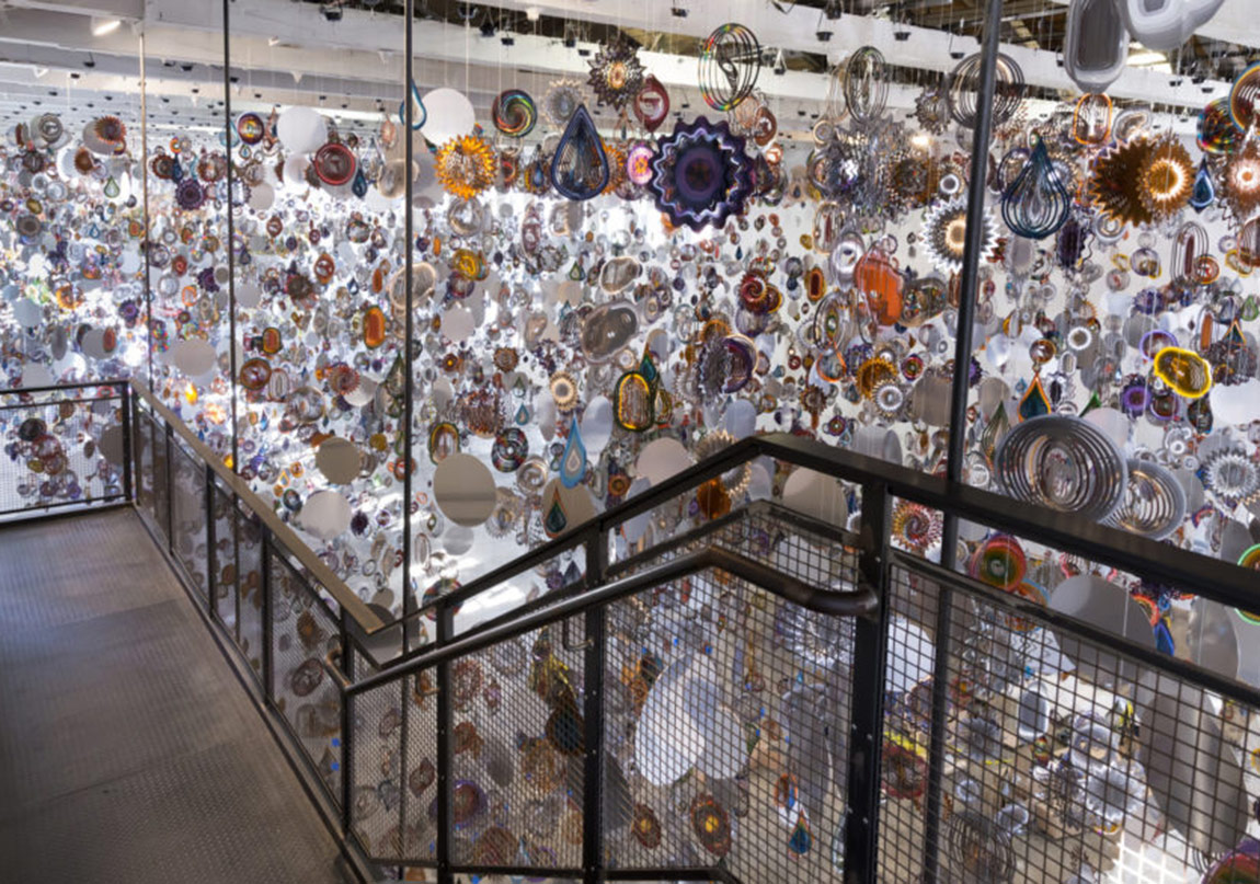 Irkçılığa ve Şiddete Karşı Dev Enstalasyon