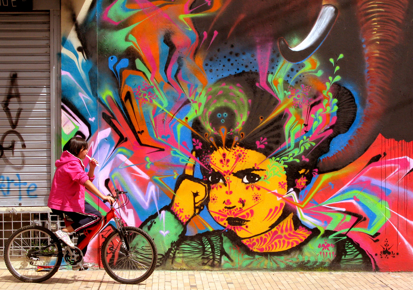 İnsan Portreleri Sokak Resimlerine Dönüşürse