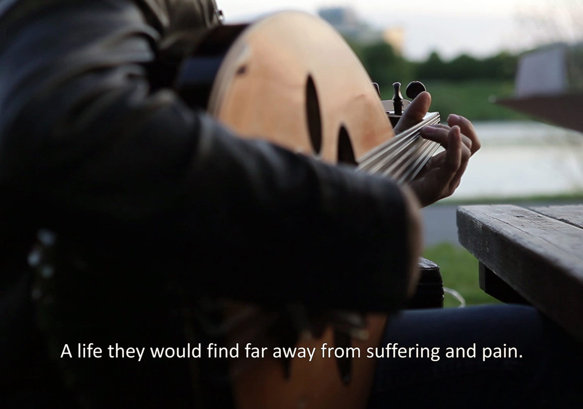 Savaş ve Göç Temalı Videolar Kırmızı Gökyüzünün Altında Birleşiyor
