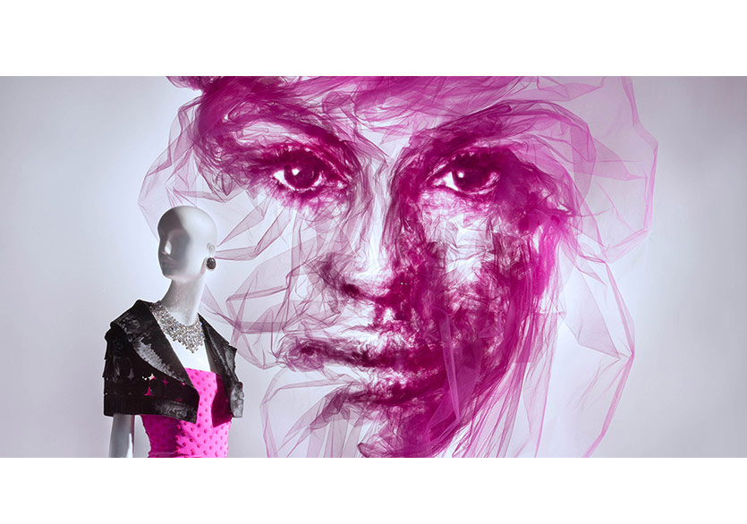 Tül Silüetler Bergdorf Goodman’de Arzı Endam Ediyor