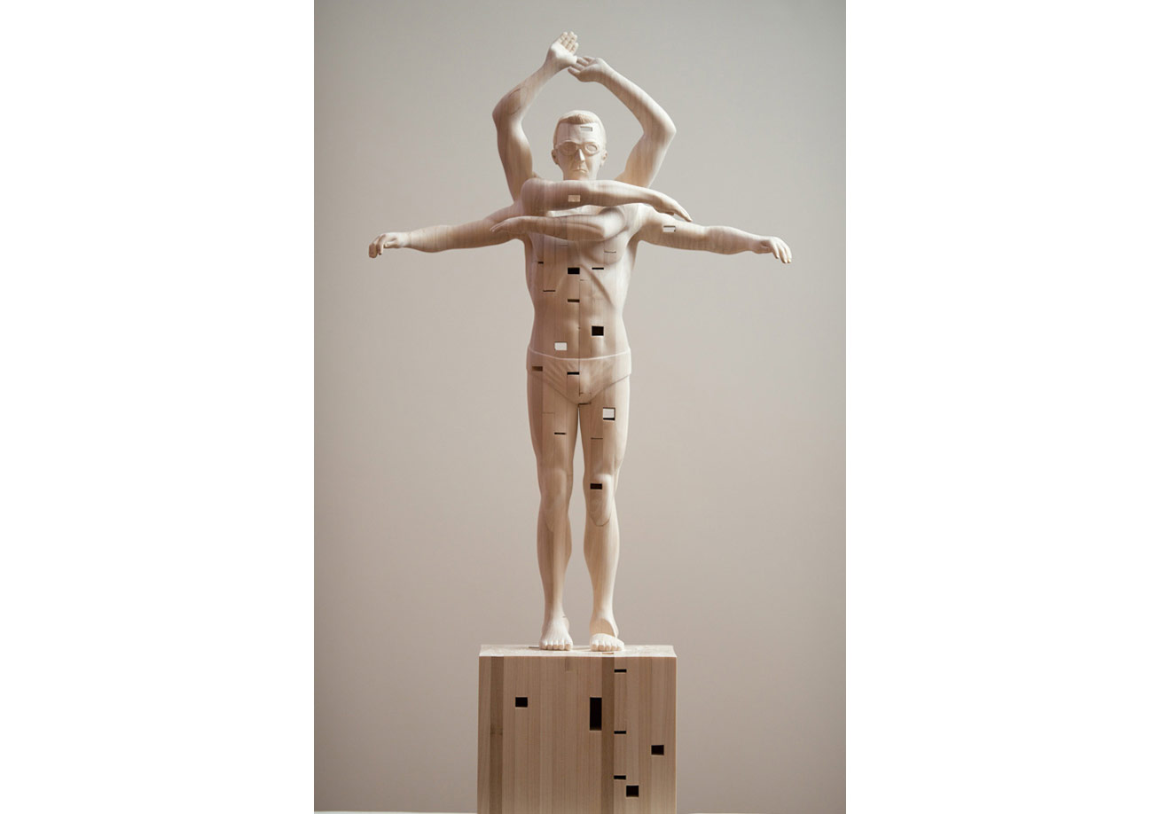 Tedirgin Edici Formlarda Heykeller 