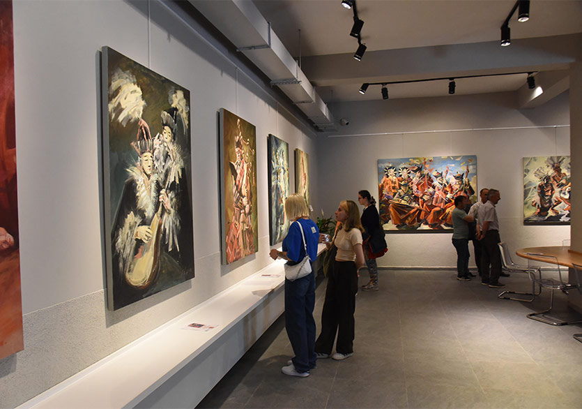 Elçin Mustafayev’in “Renklerin Tınısı” Sergisi Atatürk Parkı Sanat Galerisi’nde