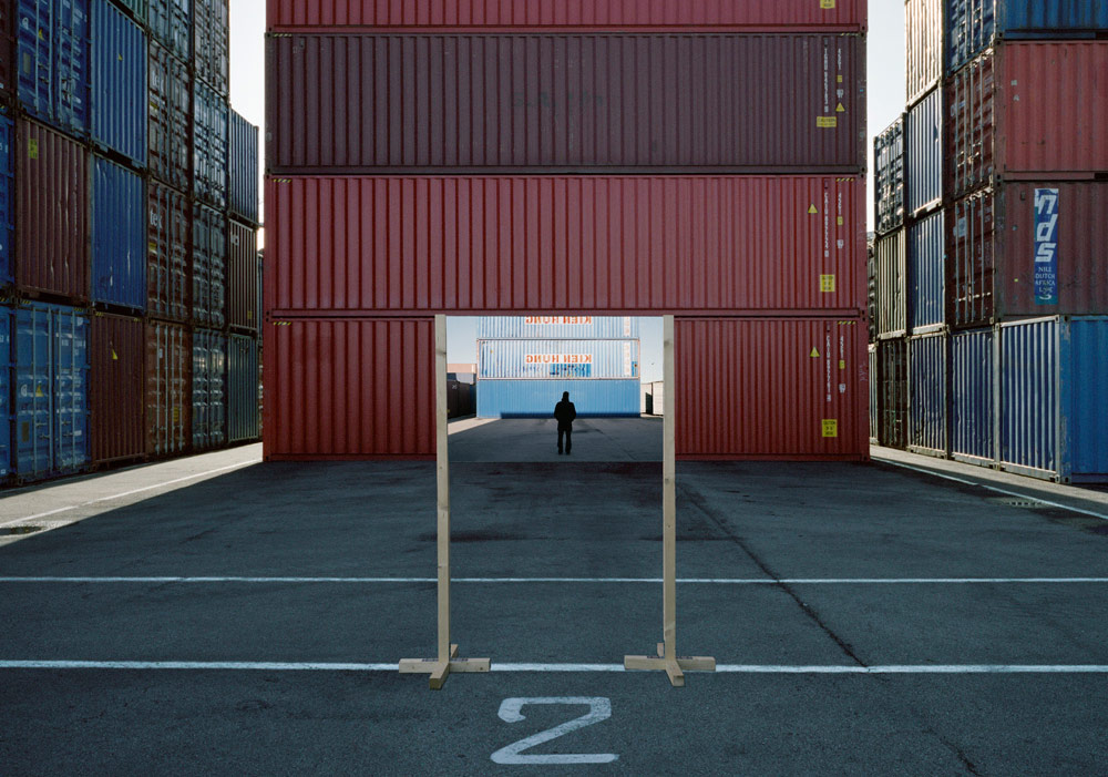 Gerçek Olan Manzara mı Aynadaki Yansıması mı?