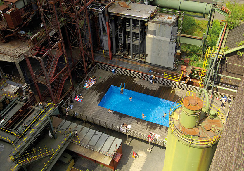 UNESCO Korumasındaki Kokerei ZollVerein'de Cadılar Bayramı
