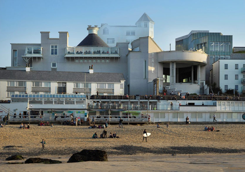 Hera Büyüktaşcıyan’ın “Earthbound Whisperers” Sergisi Tate St Ives’ta