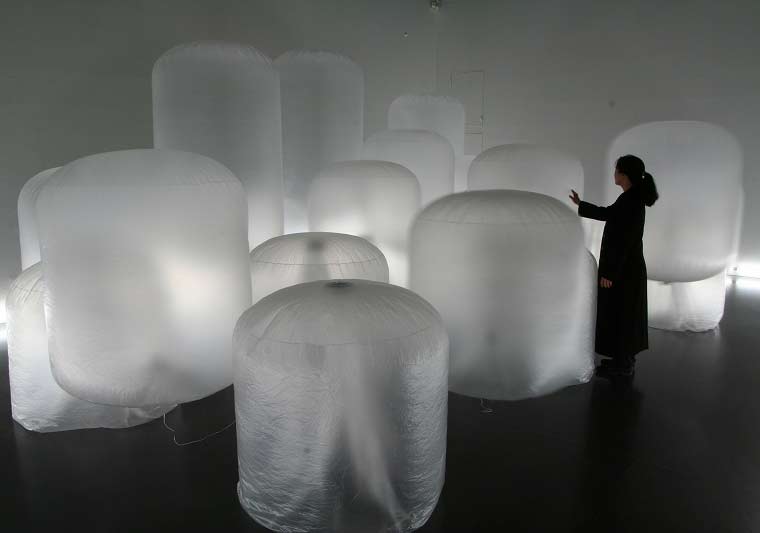 Yerçekimine Meydan Okuyan Enstalasyonlar