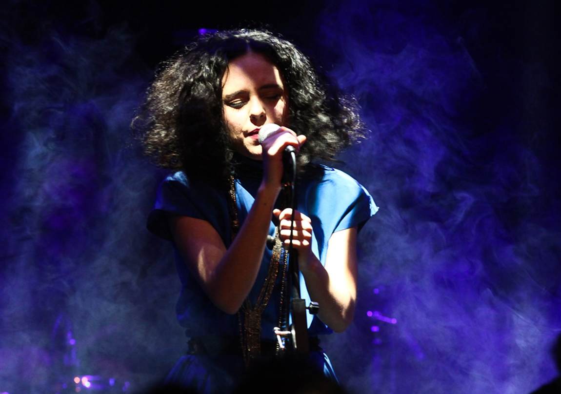 Ünlü Oyuncular Ve Müzisyenler Unutulmaz Filmlerin Şarkılarını Seslendiriyor!