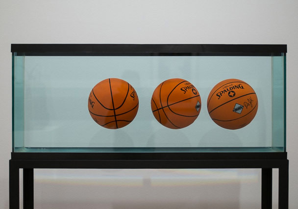 Damien Hirst’ten Jeff Koons’a Dev Sergi