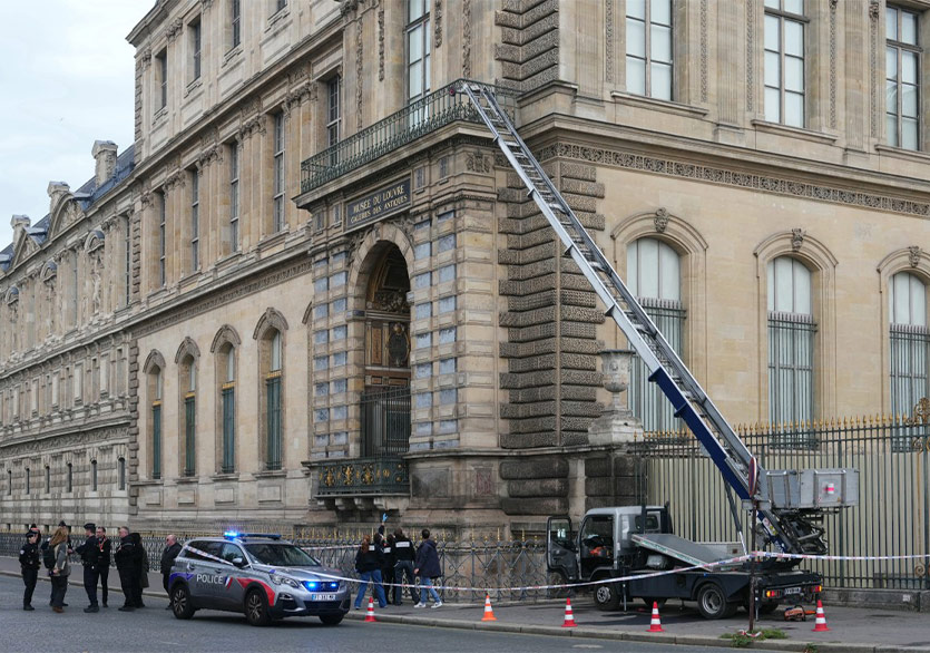 Louvre Müzesi’nde Soygun