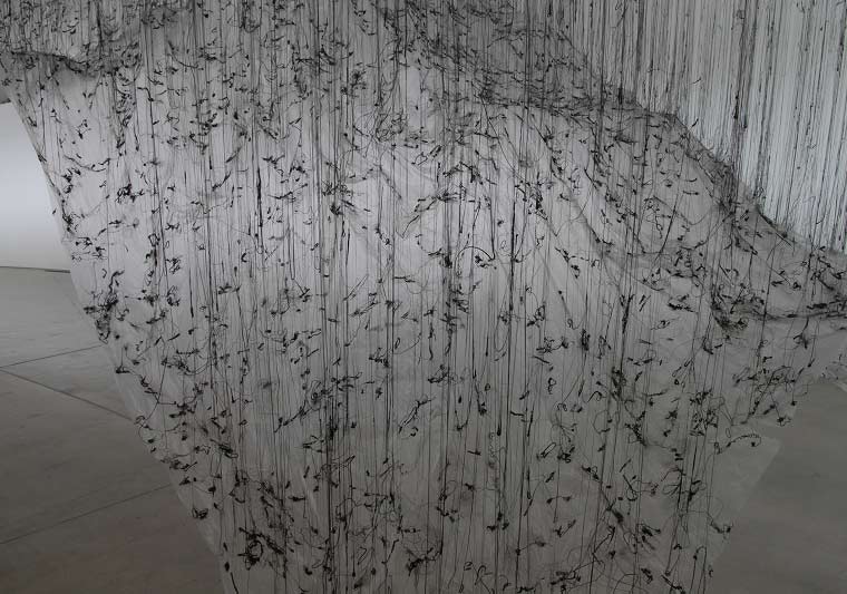 Yerçekimine Meydan Okuyan Enstalasyonlar