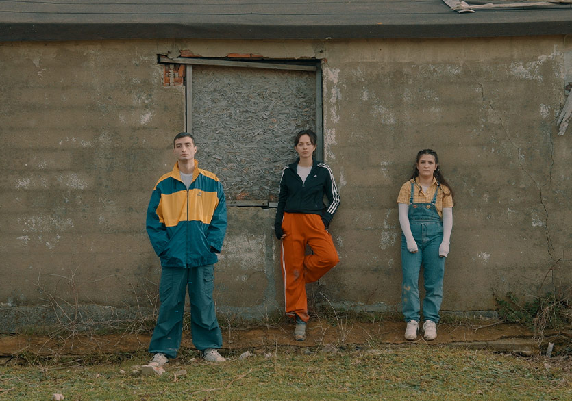 Tiyatro Kontra’nın “Ada Kasabası” Oyunundan Yeni Gösterimler