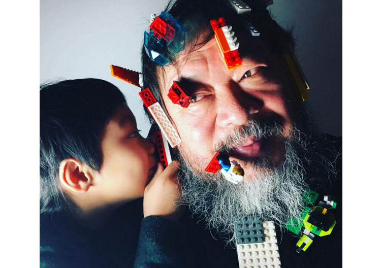 LEGO Geri Adım Attı