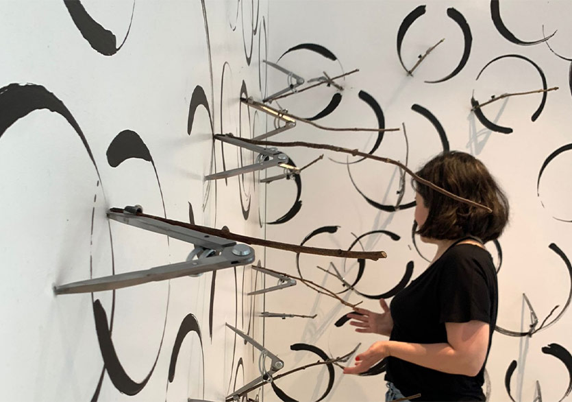 Elçin Ekinci’nin “İçindeyim, Büsbütün Dışında” Sergisi kadar İstanbul FAARİ Art&Design’da