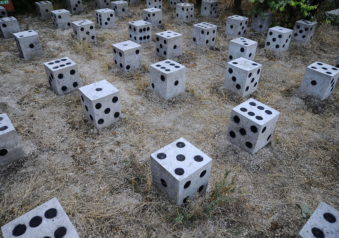 Cevapsız Soruların Arayışında Olan Heykeller