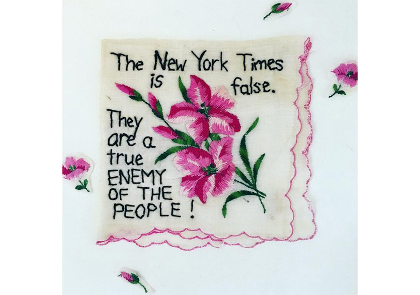 Trump Tweetleri Nakışlara İşleniyor