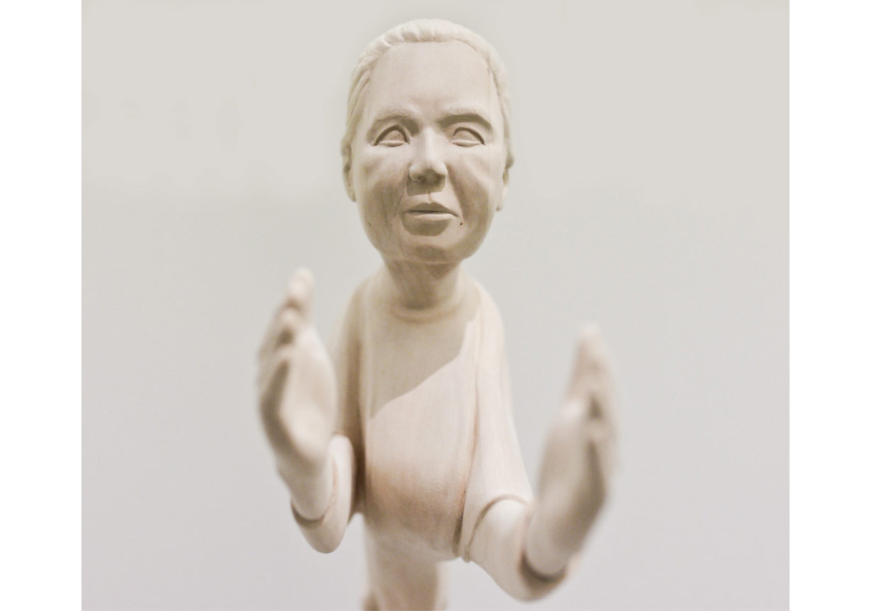 Tedirgin Edici Formlarda Heykeller 