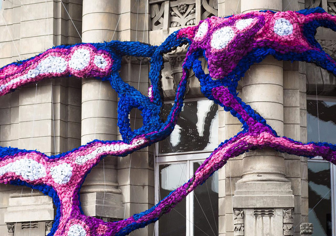 Tarihi Binayı Saran Doku