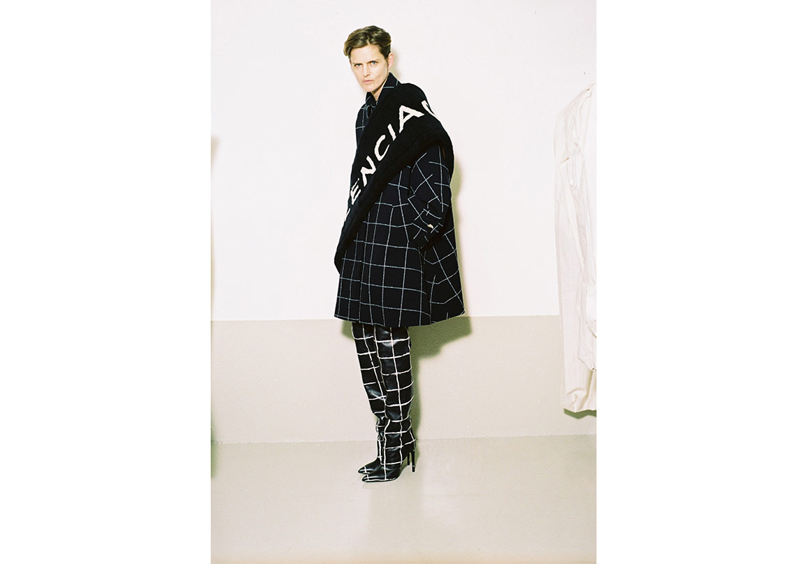 Balenciaga Pre-Fall Koleksiyonunu Tanıttı