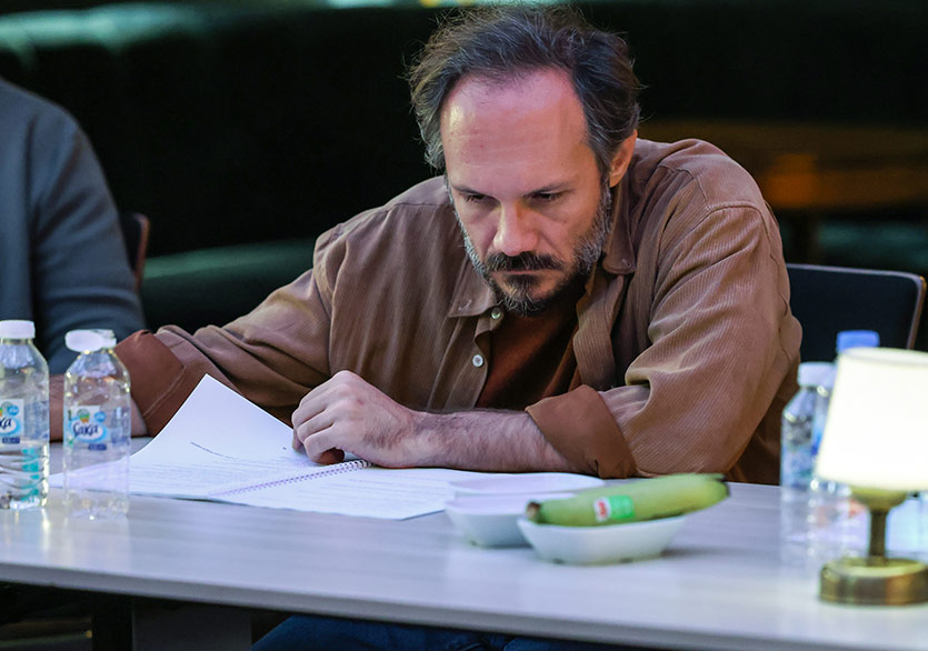 Onur Ünlü “Güneşin Oğlu” ile Tiyatro Sahnesinde