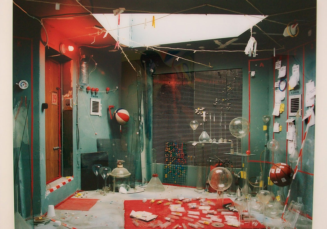 Sıradan Objelerle Hayal Edilmiş Mekânlar