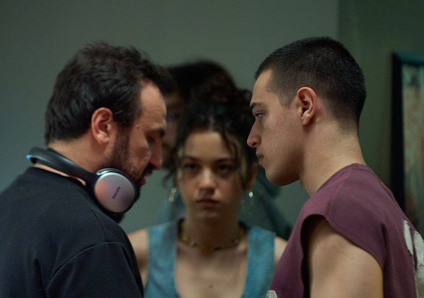 Selman Nacar’ın Yeni Netflix Dizisi “Palas Pandıras”tan İlk Kareler Paylaşıldı