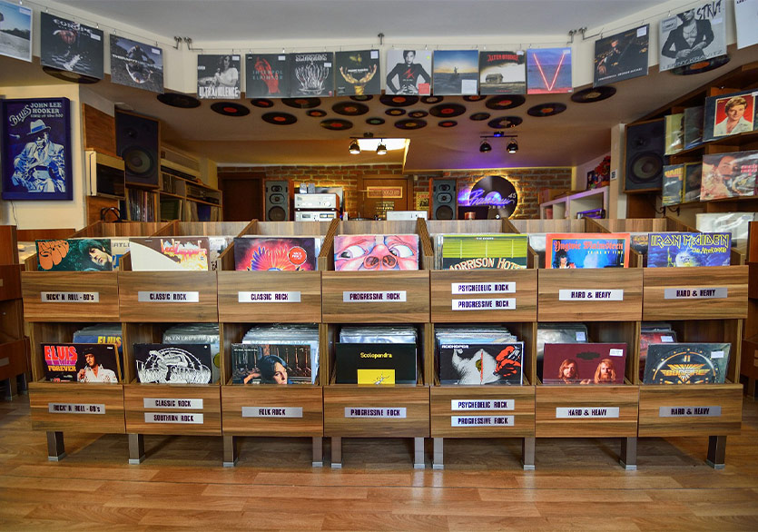 Rainbow45 Records 15. Yılını “Siyaha Giderken” Albümüyle Kutluyor