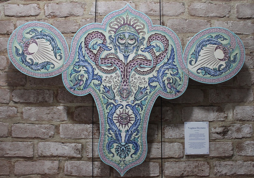 Mina Pembe Malaz Küratörlüğündeki “‘Ben’ler” Sergisi Balat’ta