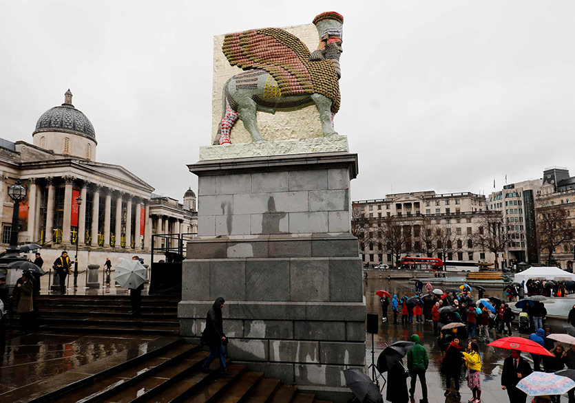 Kanatlı Boğa Heykeli Londra’da