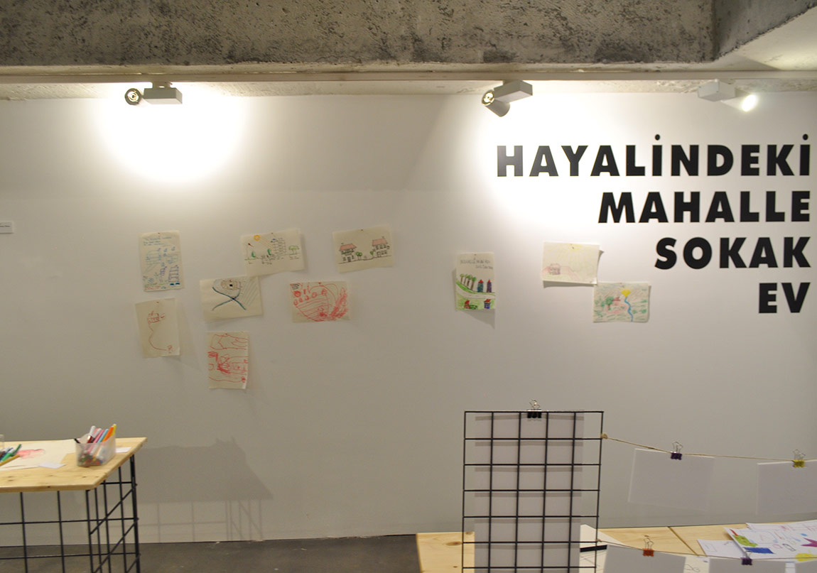 Bu Serginin Adı Da Kendi De Umut