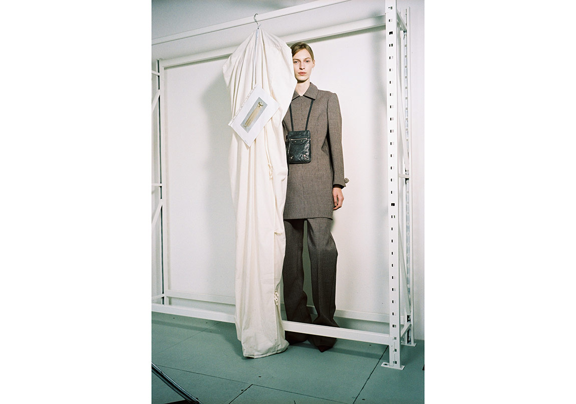 Balenciaga Pre-Fall Koleksiyonunu Tanıttı