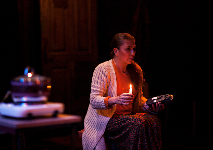 NationalTheatre Salon Sahnesinde