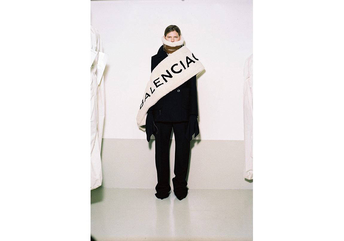 Balenciaga Pre-Fall Koleksiyonunu Tanıttı