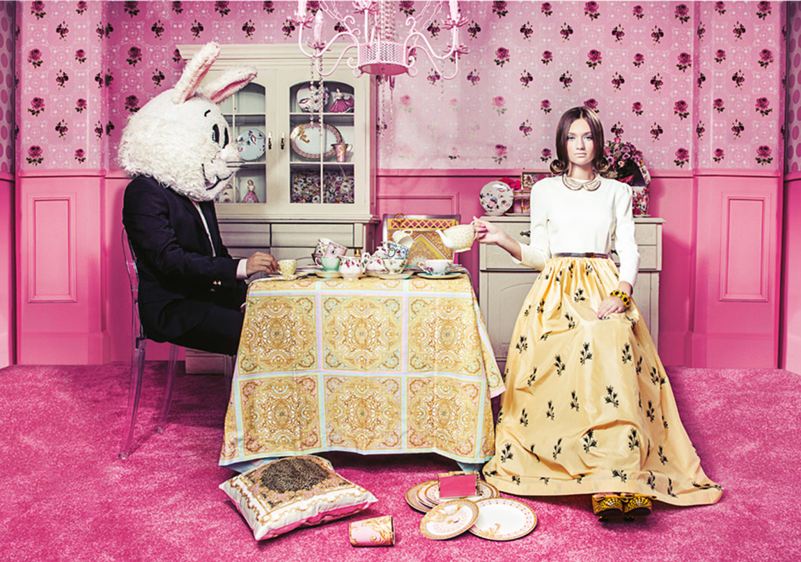 Renkli Dünyaların Ardındaki Saklanamayan Hüzün