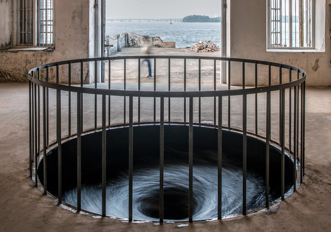 Anish Kapoor’un Su İle Yarattığı Kara Delik İlk Kez Amerika’da